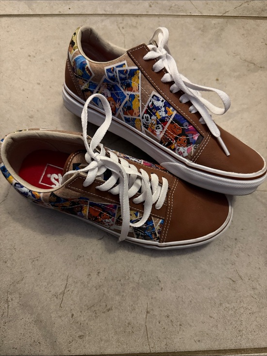 Vans Shoes - Vans womens Brown Comic-Panel Low Top Sneakers with White Laces